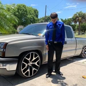 Meet your Posher, Cesar